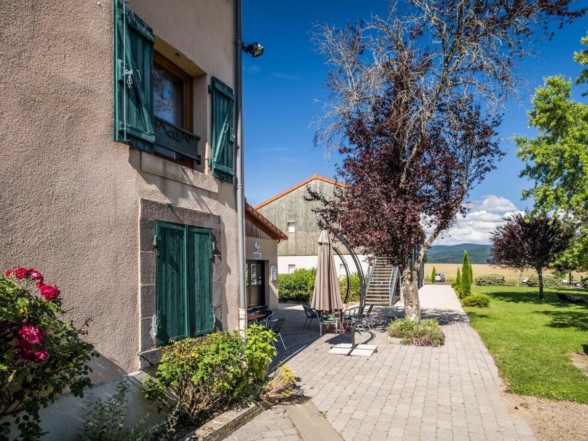 Les Quatre Vents Hotel Courpiere Buitenkant foto