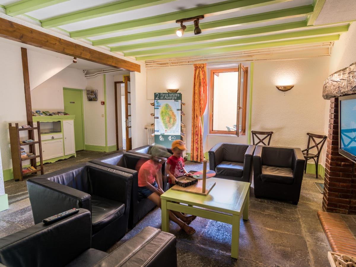 Les Quatre Vents Hotel Courpiere Buitenkant foto