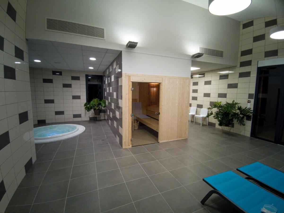 Les Quatre Vents Hotel Courpiere Buitenkant foto