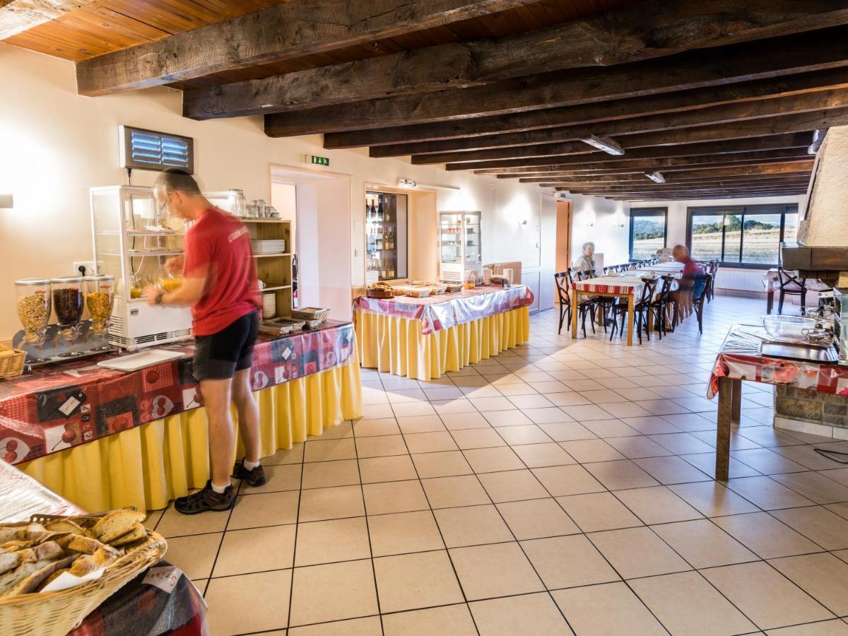 Les Quatre Vents Hotel Courpiere Buitenkant foto